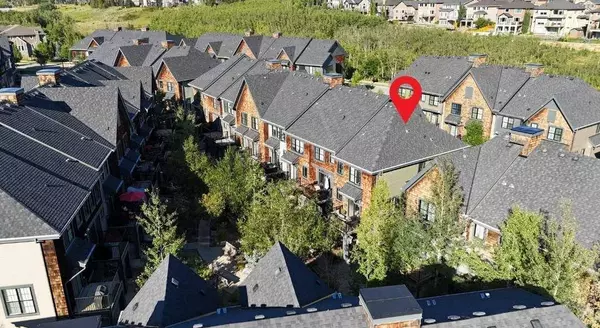 221 Ascot CIR SW, Calgary, AB T3H 0X2