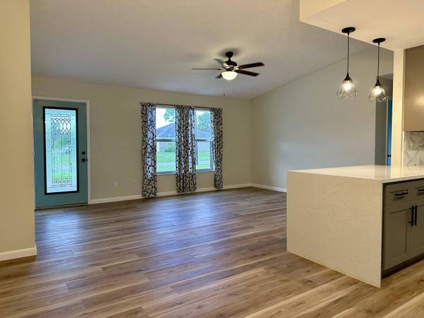 801 NW Archer AVE, Port Saint Lucie, FL 34983