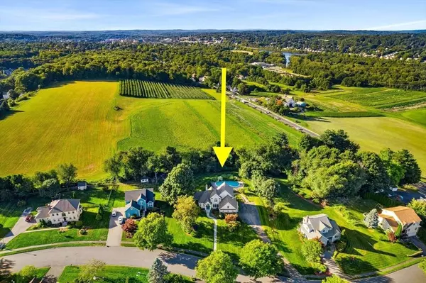 11 Valley View Farm Rd, Haverhill, MA 01835