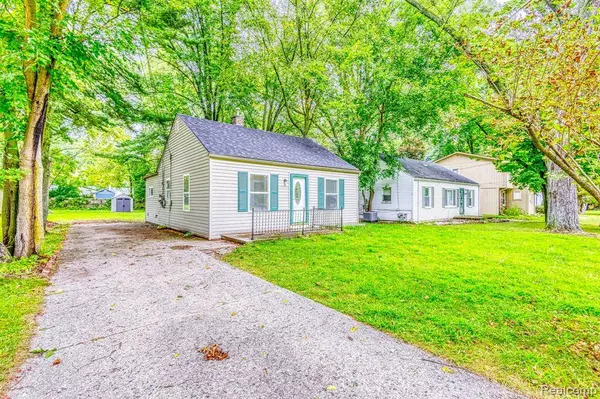 20452 MIDWAY Avenue, Southfield, MI 48075