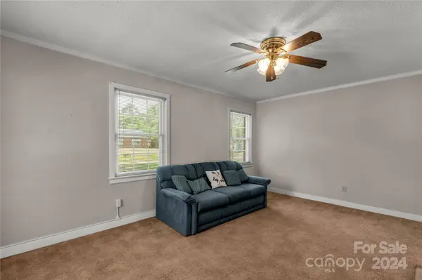 1643 Hillcrest AVE, Lancaster, SC 29720