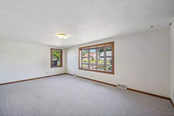 106 6th Street, Waunakee, WI 53597