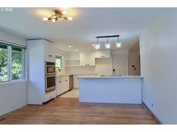 18210 SW CHEYENNE WAY, Tualatin, OR 97062