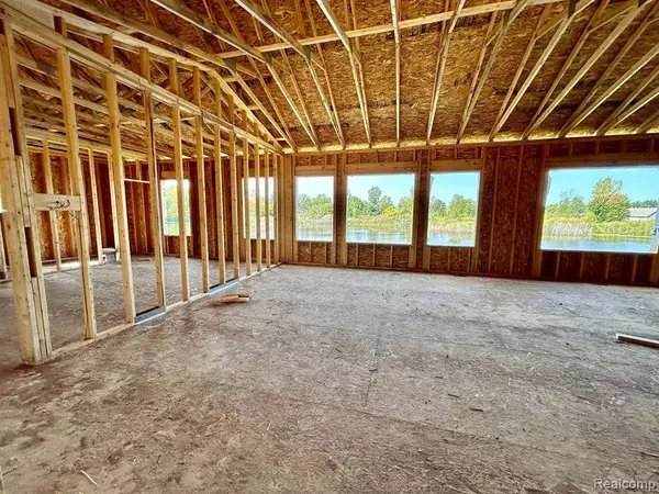 10478 PINE VALLEY Drive, Grand Blanc, MI 48439