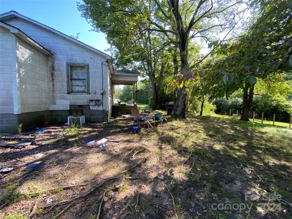 3140 Rutherford College RD, Connelly Springs, NC 28612