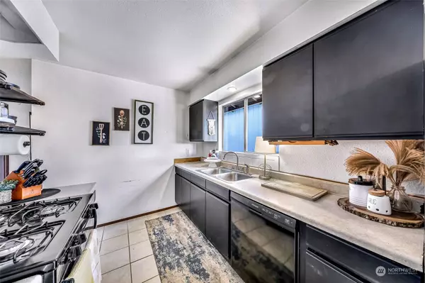 2053 Tamarac PL, Ferndale, WA 98248