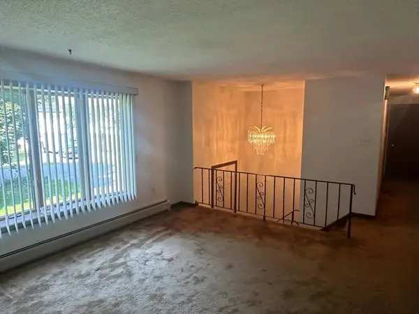 83 Bridle Path Ln, Methuen, MA 01844