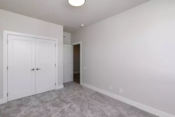 905 NE 12th Street, Grimes, IA 50111