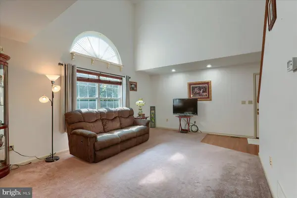 228 FOREST OAK LN, Harrisburg, PA 17110