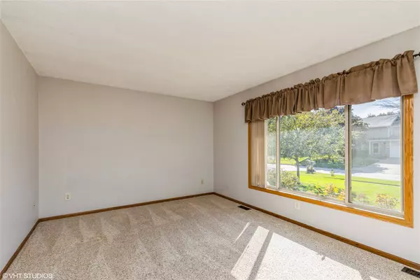 2806 NW Park Lane, Ankeny, IA 50023