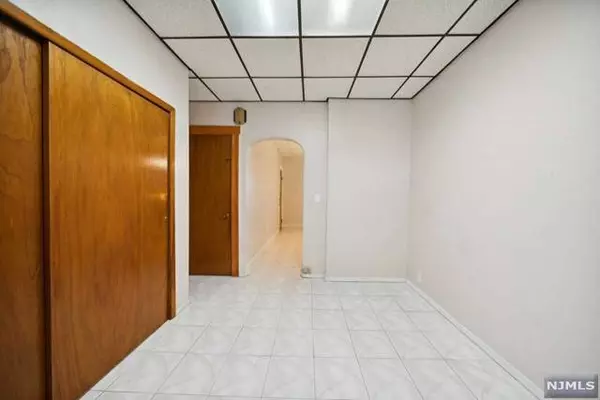 41 47th ST, Weehawken, NJ 07086