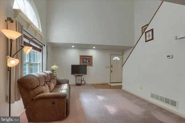 228 FOREST OAK LN, Harrisburg, PA 17110