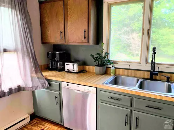 42 Stoney Clove RD, Hunter, NY 12442