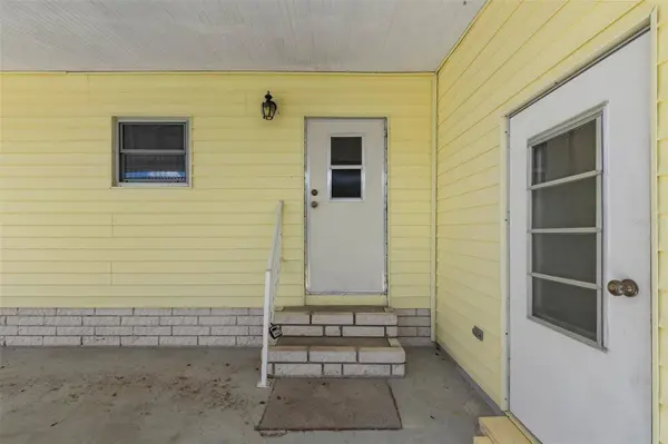 8002 WESTERN CIRCLE DR, Brooksville, FL 34613