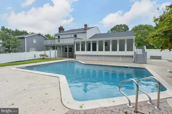 64 DOWNING ST, Cherry Hill, NJ 08003