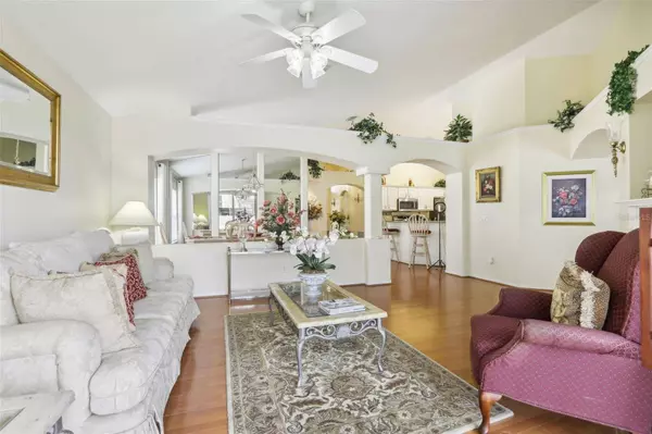 10137 SOMERSBY DR, Riverview, FL 33578