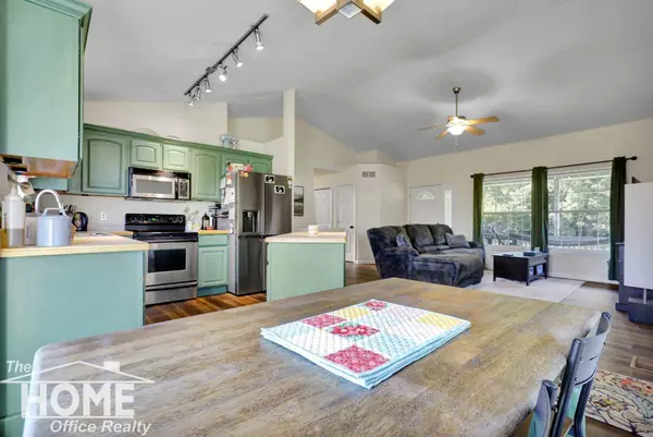 775 West Street, Laingsburg, MI 48848