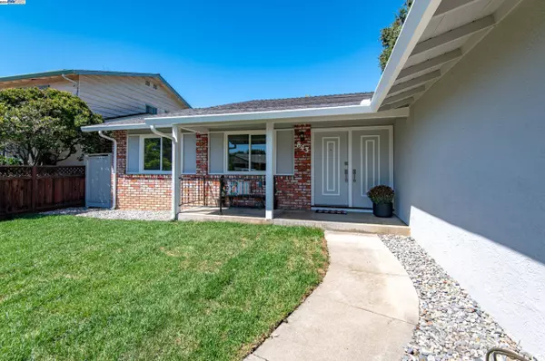 843 Wall St, Livermore, CA 94550