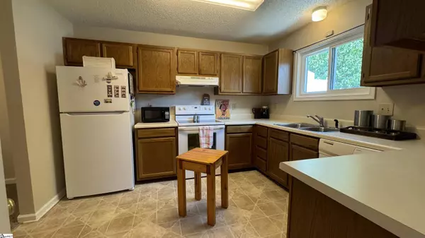 207 Lakeside Circle, Greenville, SC 29615