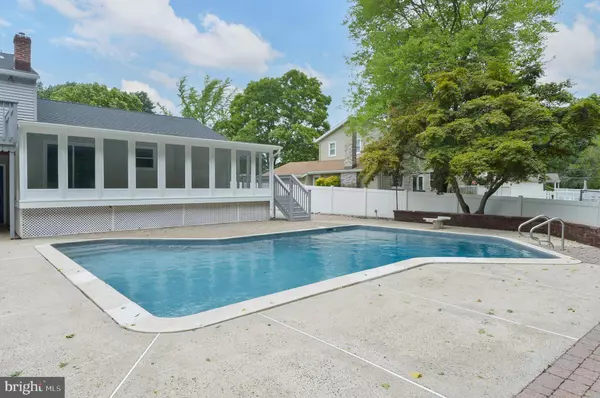 64 DOWNING ST, Cherry Hill, NJ 08003