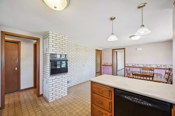 106 6th Street, Waunakee, WI 53597