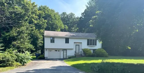 83 Bridle Path Ln, Methuen, MA 01844