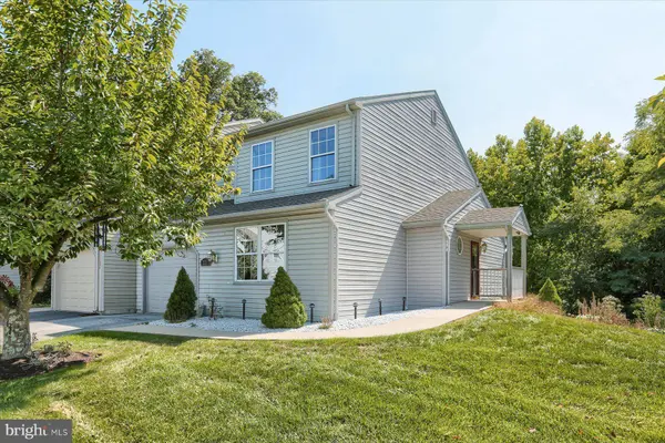 228 FOREST OAK LN, Harrisburg, PA 17110