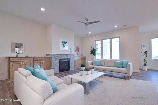 4162 25TH ST S, Grand Forks, ND 58201