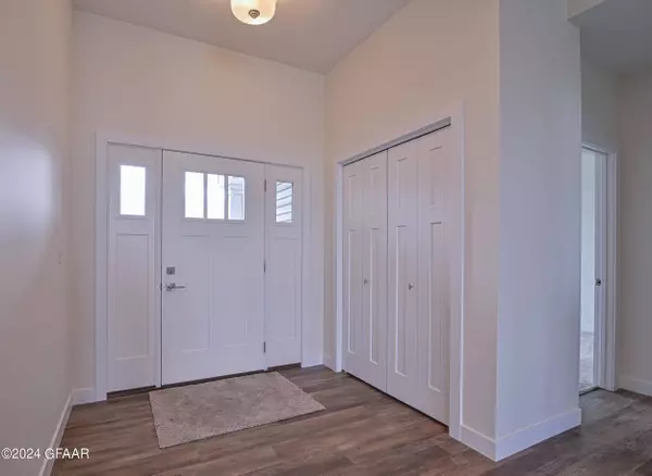 4162 25TH ST S, Grand Forks, ND 58201