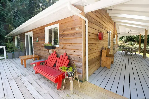 163 Easthom Rd, Gabriola Island, BC V0R 1X2