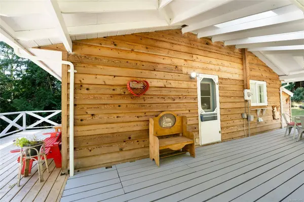 163 Easthom Rd, Gabriola Island, BC V0R 1X2