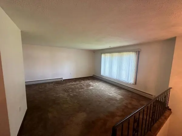 83 Bridle Path Ln, Methuen, MA 01844