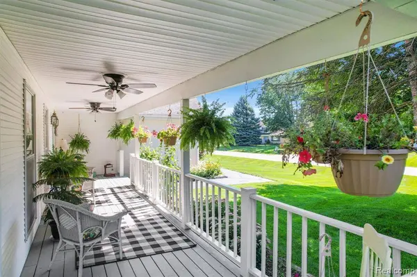 9436 Blueberry Hill, Howell, MI 48843