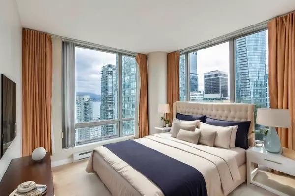 1288 W GEORGIA ST #2504, Vancouver, BC V6E 4R3