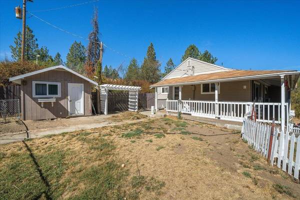 11803 N Pine Bluff Rd, Nine Mile Falls, WA 99026