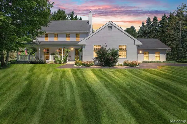 9436 Blueberry Hill, Howell, MI 48843