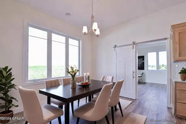 4162 25TH ST S, Grand Forks, ND 58201