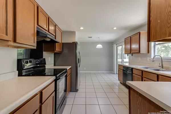 1039 DAFFODIL WAY, San Antonio, TX 78245-2463