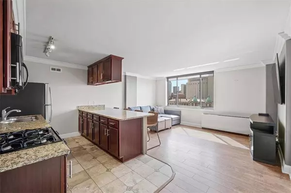 700 E 8th ST #15B, Kansas City, MO 64106