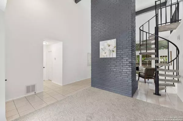 9019 ARBOR WOOD ST, San Antonio, TX 78250-3043