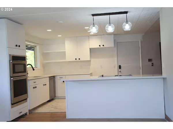 18210 SW CHEYENNE WAY, Tualatin, OR 97062