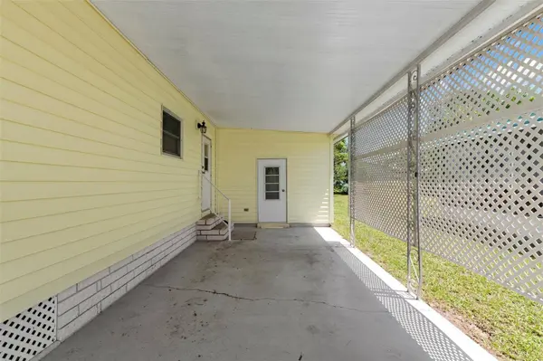 8002 WESTERN CIRCLE DR, Brooksville, FL 34613