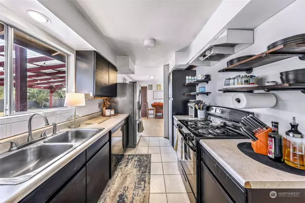 2053 Tamarac PL, Ferndale, WA 98248