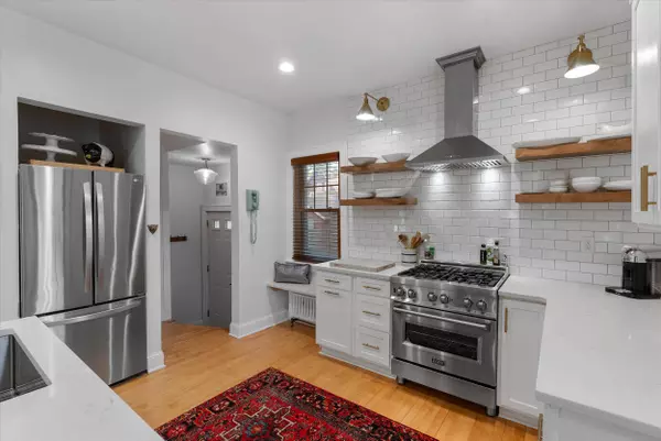 3059 N Prospect, Milwaukee, WI 53211