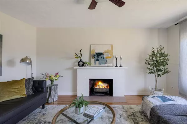 1665 Foul Bay Rd, Oak Bay, BC V5R 5A2