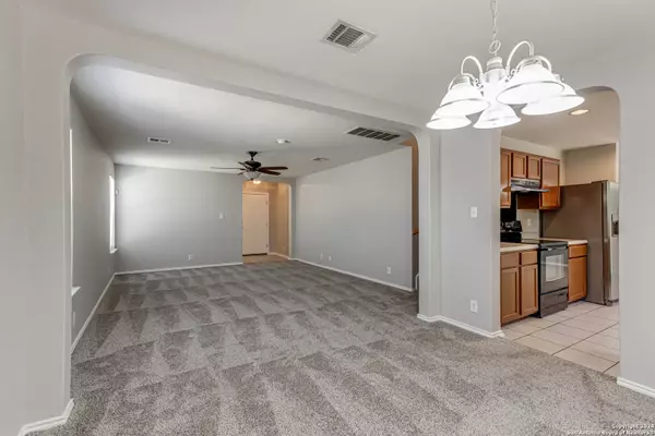 1039 DAFFODIL WAY, San Antonio, TX 78245-2463