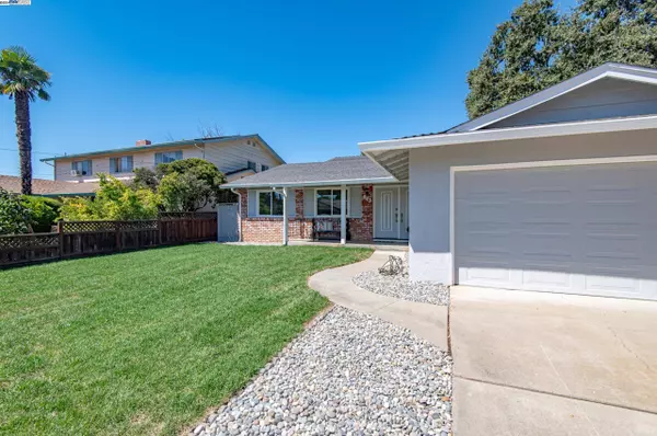 843 Wall St, Livermore, CA 94550