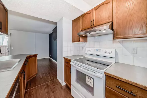 4810 40 AVE SW #23, Calgary, AB T3E 1E5