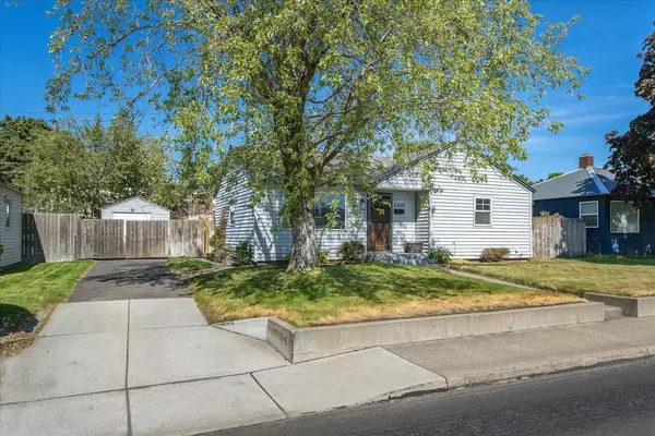 2434 W W Wellesley Ave Ave, Spokane, WA 99205