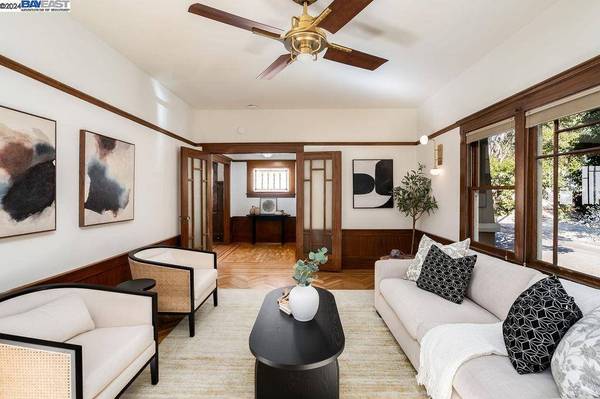 5215 Locksley Ave, Oakland, CA 94618